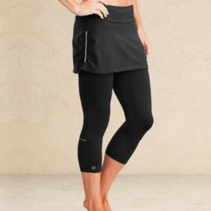 Athleta contender black 2 in 1 skirted skort capri